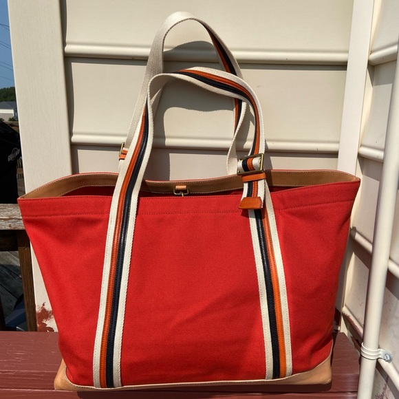 Coach Bleecker legacy Tote. - Picture 14 of 16